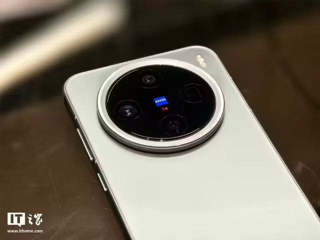 小屏手机新玩家，终结“不可能三角”
