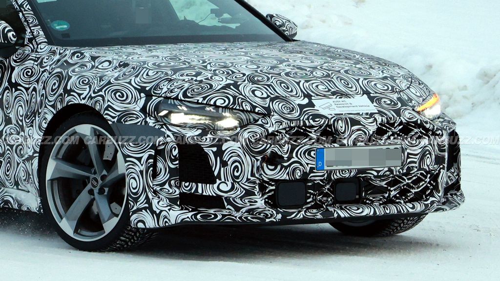 伪装难掩锋芒：新一代奥迪 RS5 Sportback 路测图首曝