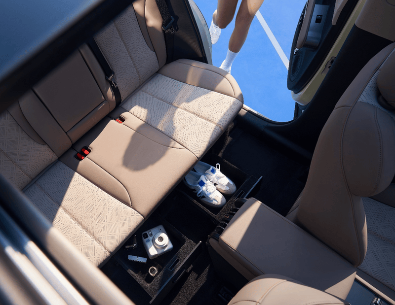 比亚迪第二代元 PLUS 智驾版 SUV 内饰公布：两款配色可选、最大 1338 升后备箱空间