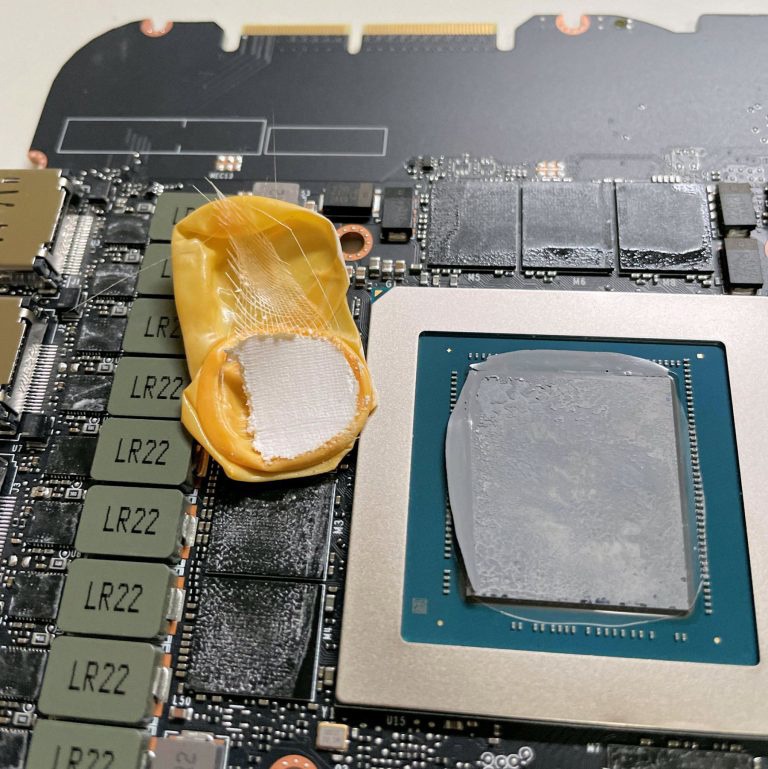 玩家买到错版英伟达显卡：公版 RTX 5080 用上 RTX 5090 背板