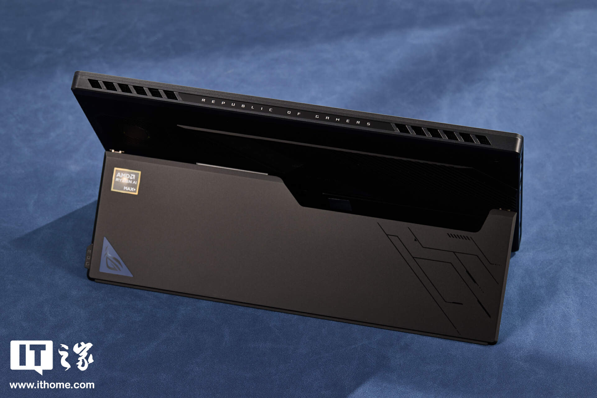 【IT之家评测室】ROG 幻 X 2025 深度体验：首发 AMD Strix Halo！游戏体验比肩 RTX4060