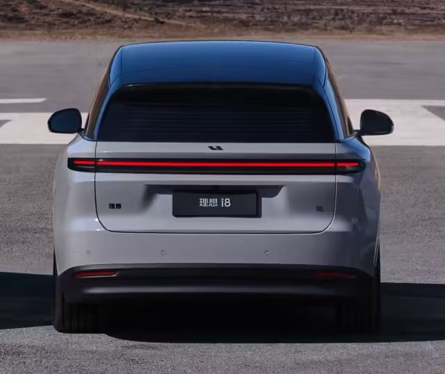真的听劝！理想 i8 纯电 SUV 亮相，告别“小 MEGA”设计