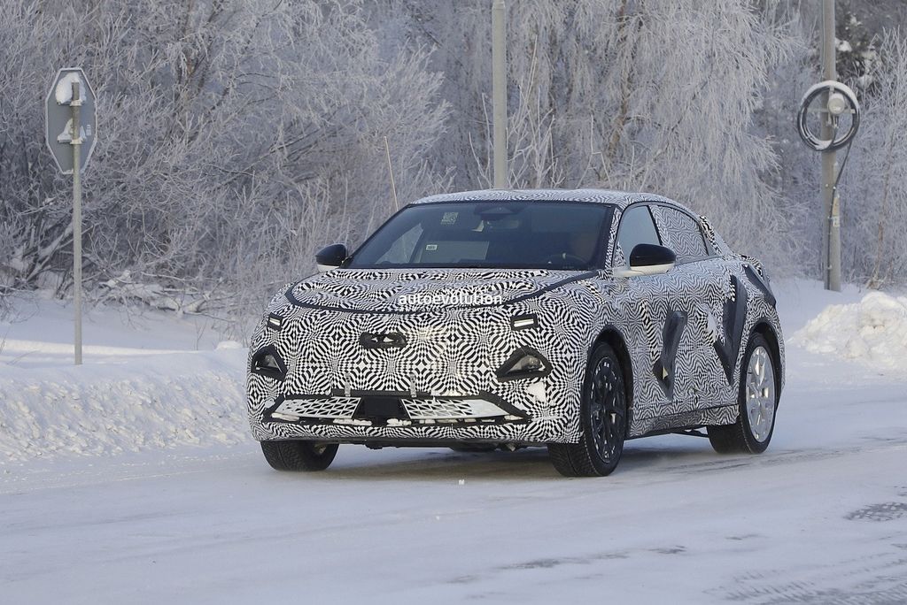 雷诺 Alpine A390 纯电轿跑路测图曝光：WLTP 工况预估续航 625 公里