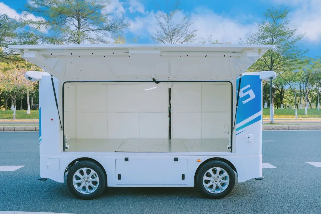 文远知行全新无人物流车 Robovan W5 发布，宣称“无人配送新物种”