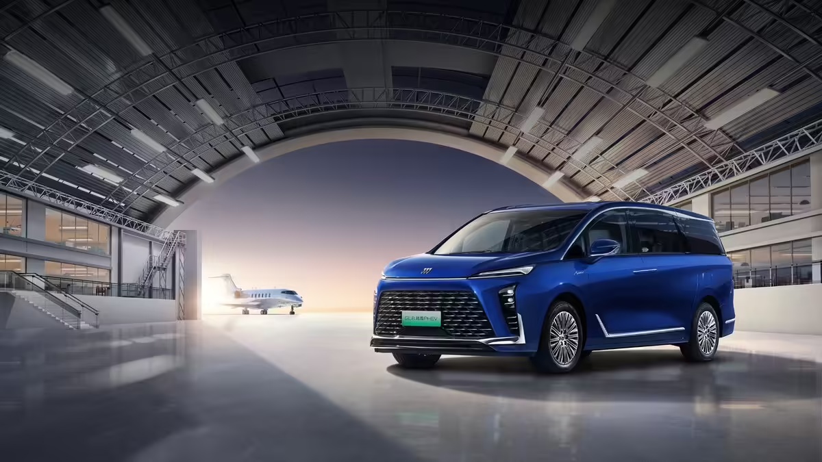 上汽通用别克 GL8 陆尊 PHEV 宣布降价 2 万元，现价 33.99 万元起