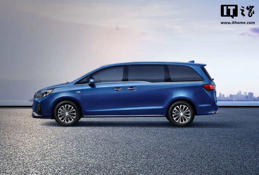 别克 GL8 陆上公务舱 MPV 限时价 18.99 万元起，比指导价降 4.3 万