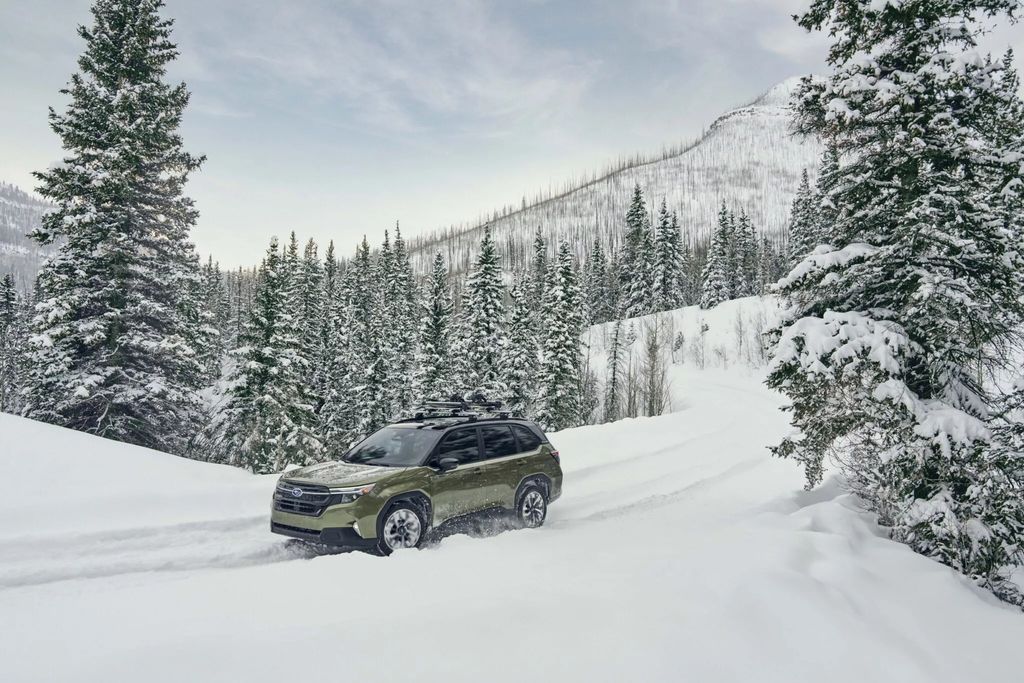 斯巴鲁 FORESTER 森林人混动版和 Wilderness 越野版 SUV 登场