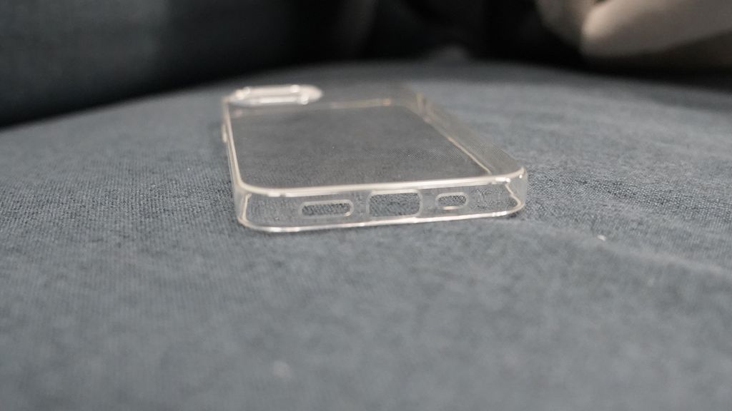 苹果 iPhone SE 4 手机壳曝光：单摄方案，尺寸差异恐不兼容 iPhone 14 手机壳