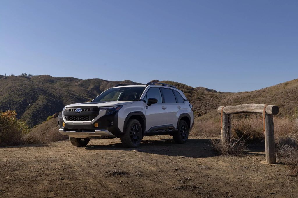 斯巴鲁 FORESTER 森林人混动版和 Wilderness 越野版 SUV 登场