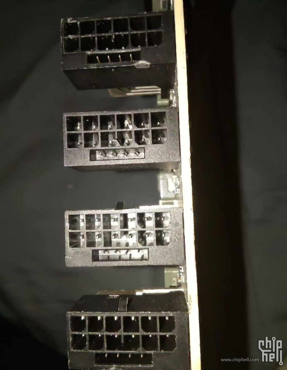 网友分享多张英伟达显卡工程样板：AD102 旗舰核心配备 4 组 12VHPWR