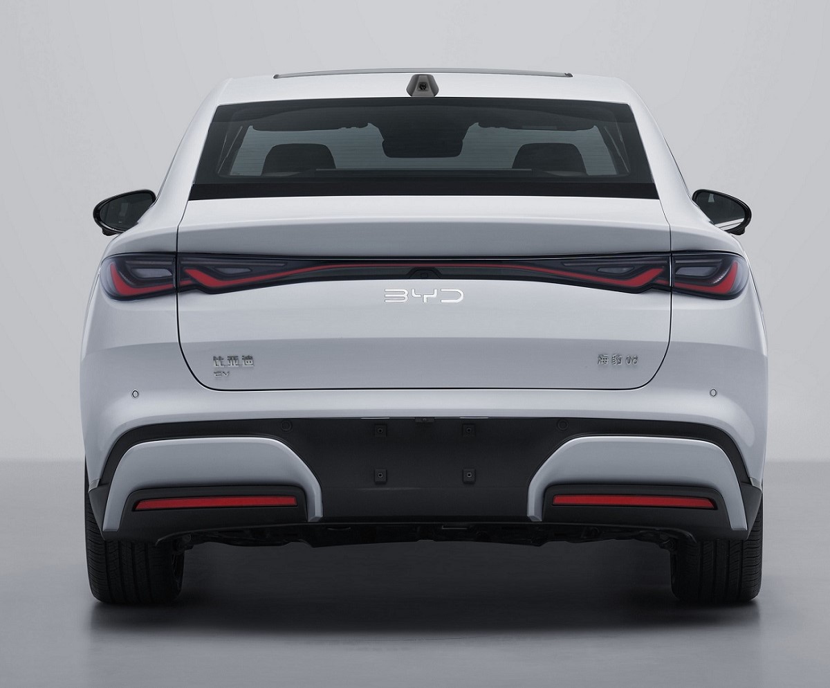 比亚迪海豹 06 EV 纯电轿车申报：提供 160kW 和 110kW 双动力版本