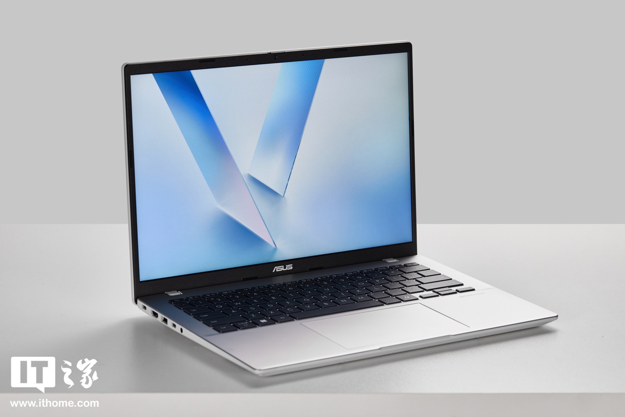 华硕推出无畏 14 骁龙 X 版：双 USB4 接口，补贴价 3199 元