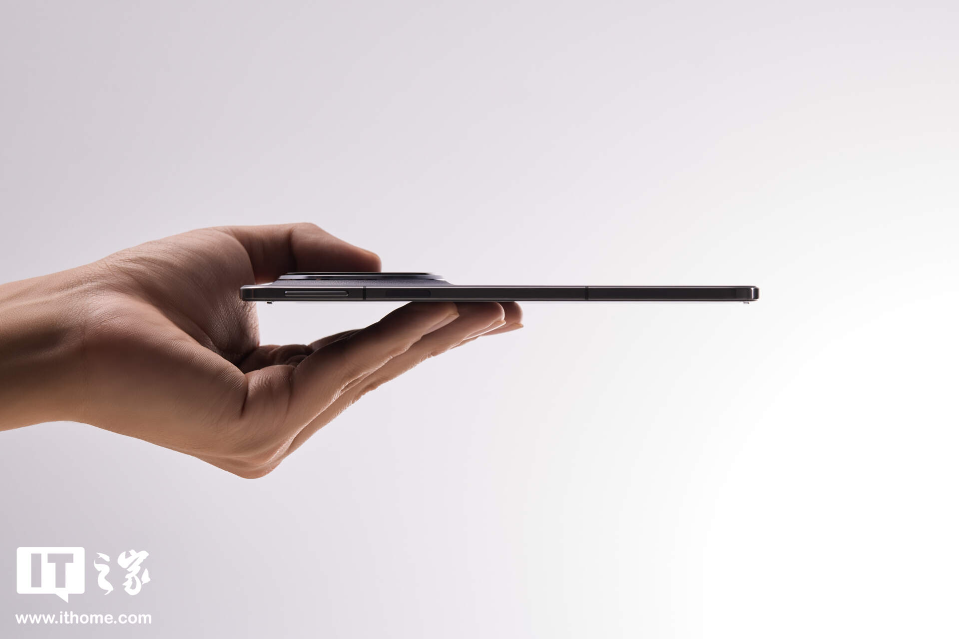 【IT之家评测室】8.93mm，拿下全球最薄折叠旗舰！OPPO Find N5 体验