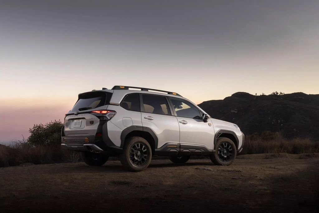 斯巴鲁 FORESTER 森林人混动版和 Wilderness 越野版 SUV 登场