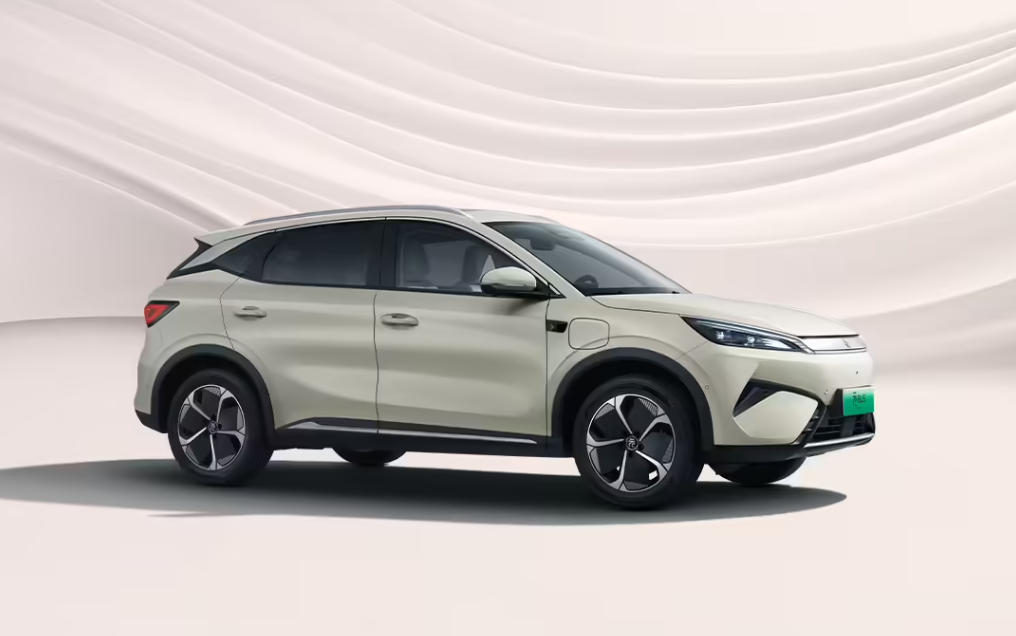 比亚迪第二代元 PLUS 智驾版 SUV 内饰公布：两款配色可选、最大 1338 升后备箱空间