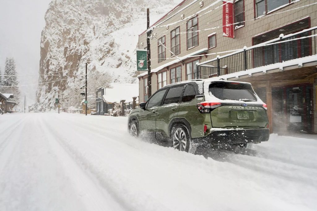 斯巴鲁 FORESTER 森林人混动版和 Wilderness 越野版 SUV 登场