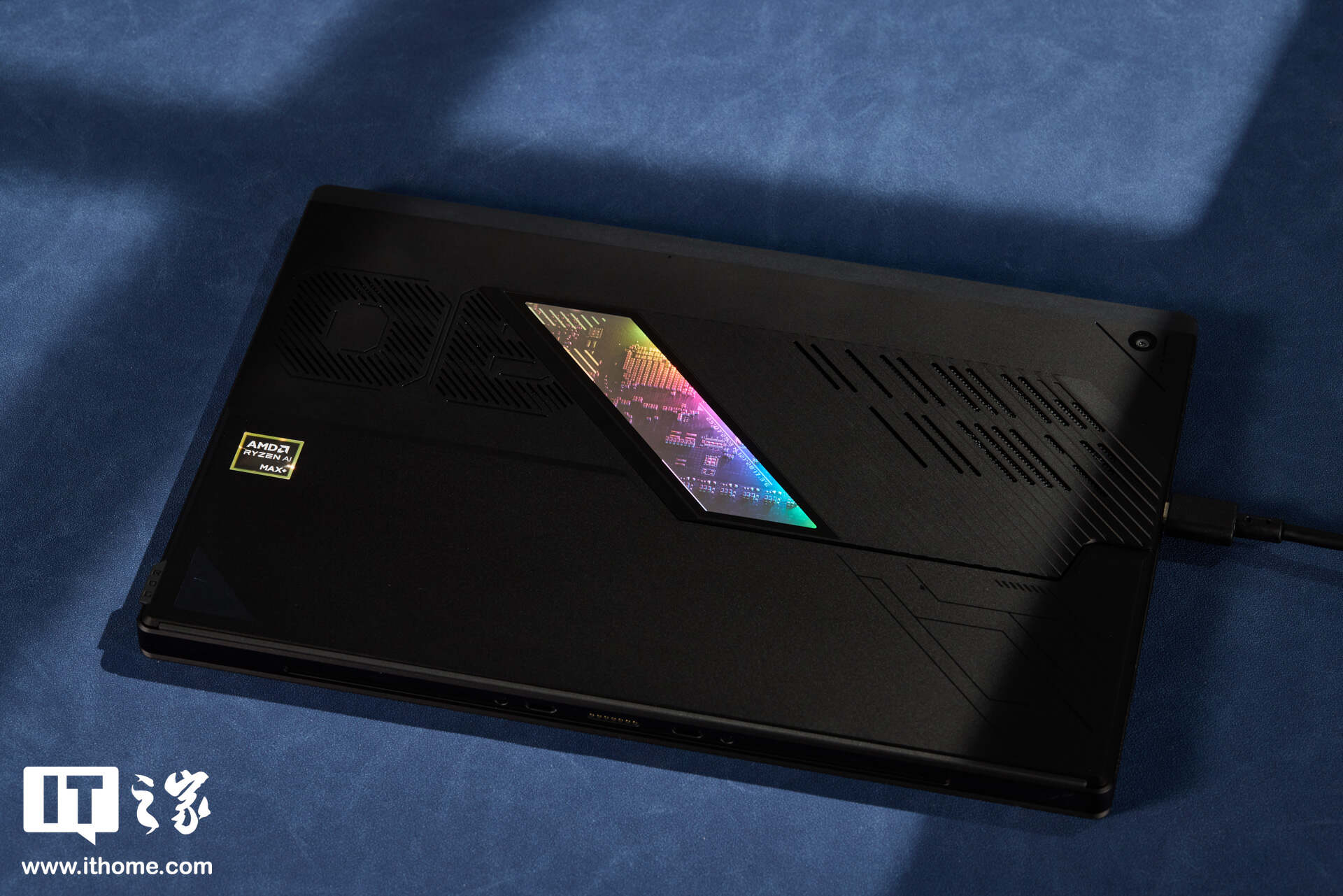 【IT之家评测室】ROG 幻 X 2025 深度体验：首发 AMD Strix Halo！游戏体验比肩 RTX4060