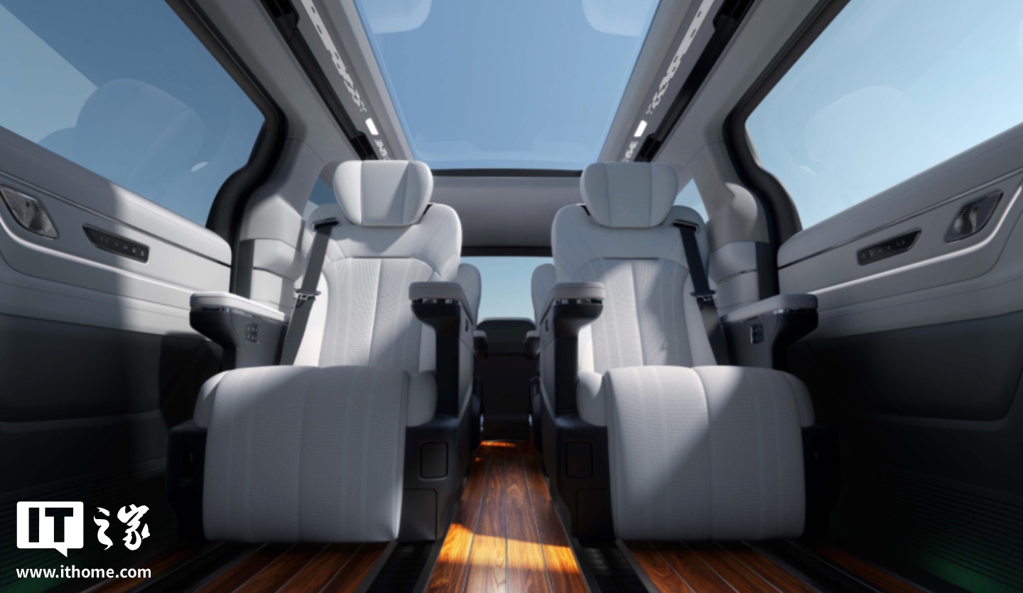 吉利翼真 L380 纯电 MPV 新增“陆地空客系列”车型：铂金白内饰、海南黄花梨木地板，2 月 21 日预售