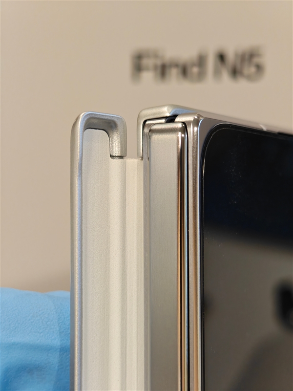 OPPO Find N5真机出炉：折痕最浅 机身全球最薄