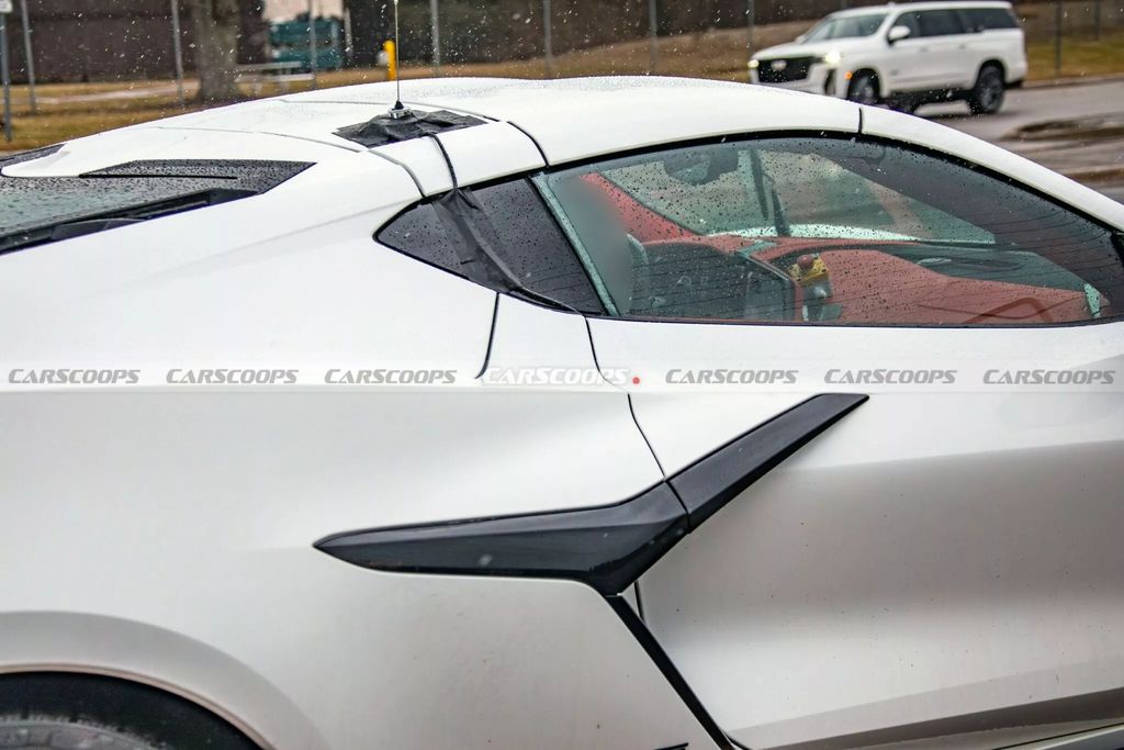 告别“按钮墙”，雪佛兰 Corvette C8 超跑内饰焕然一新