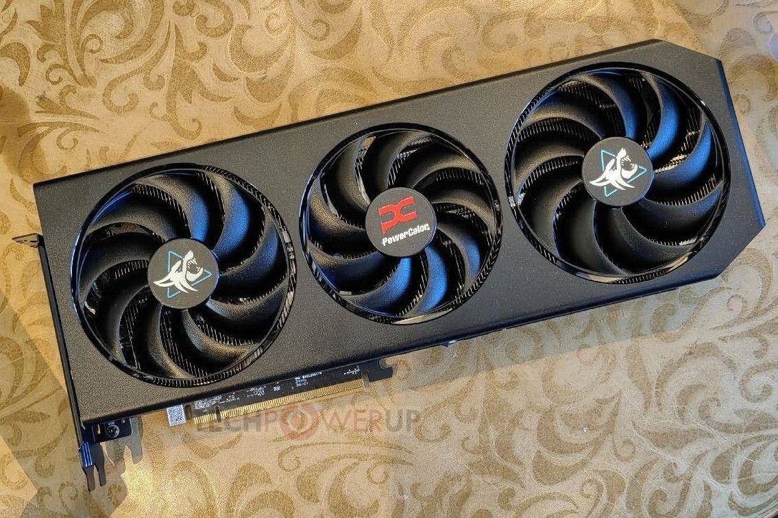 撼讯 RX 9070 XT 地狱犬纯白版显卡曝光，性能与颜值兼备