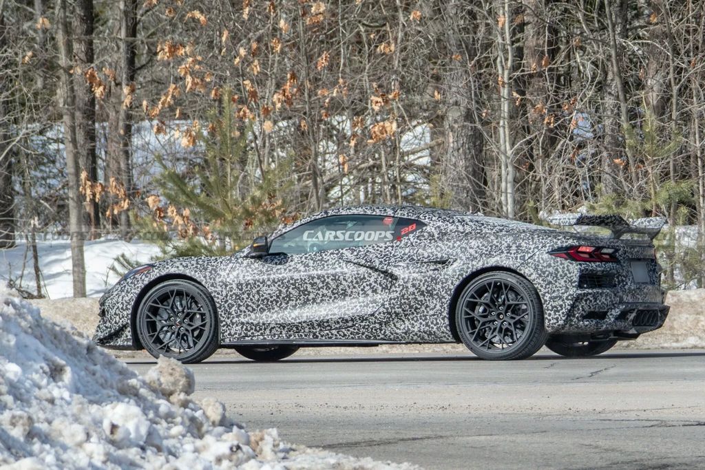 告别“按钮墙”，雪佛兰 Corvette C8 超跑内饰焕然一新