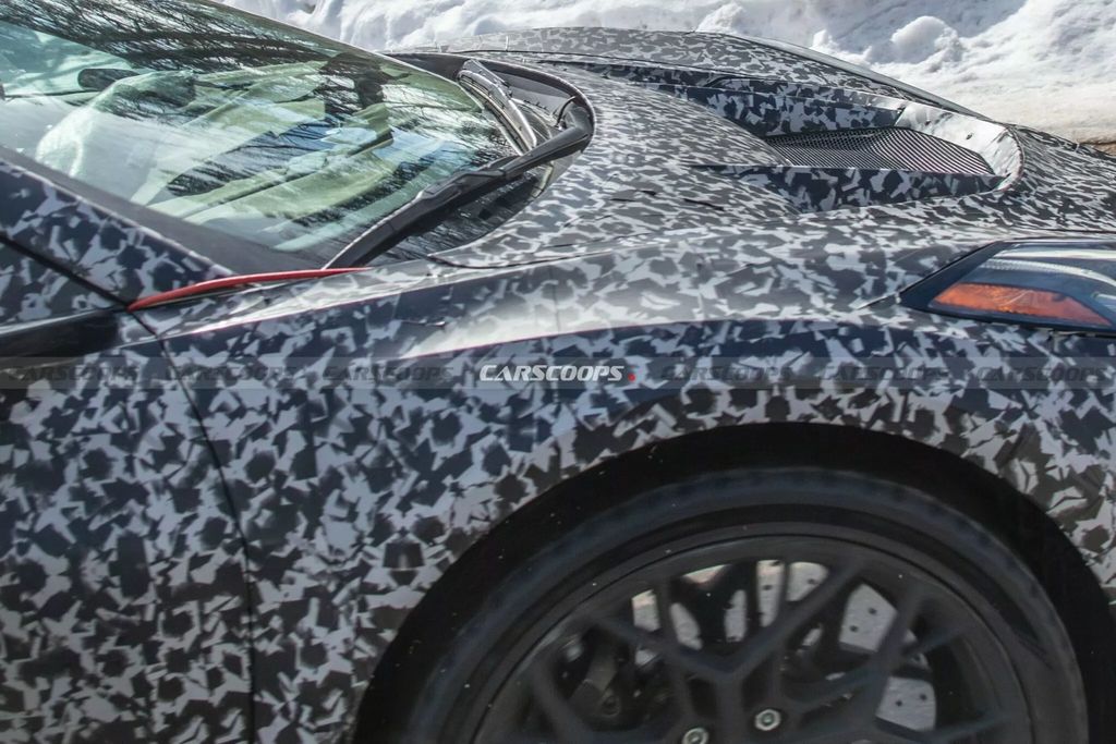 告别“按钮墙”，雪佛兰 Corvette C8 超跑内饰焕然一新