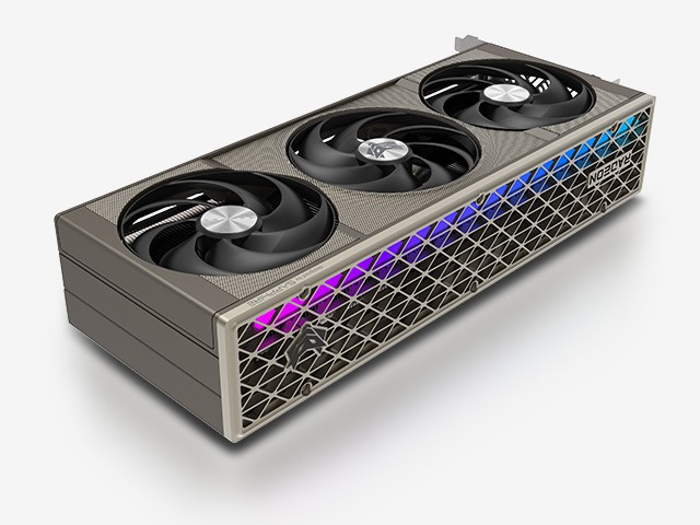 新命名 + 新供电接口：蓝宝石推出 NITRO+ 氮动 Radeon RX 9070 XT OC 显卡