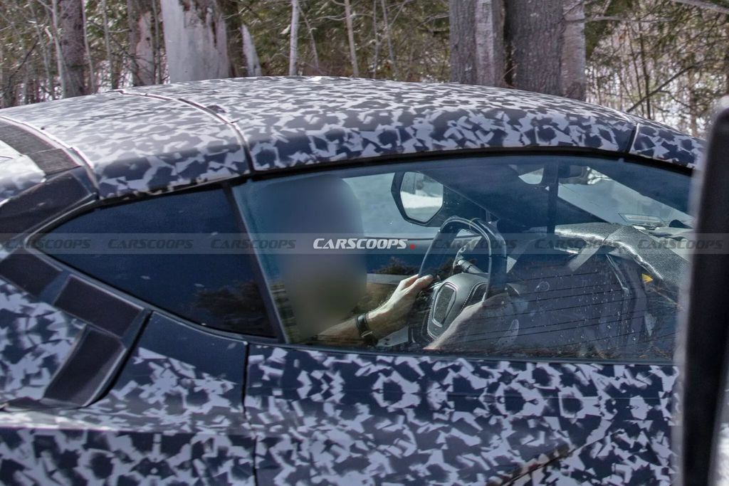 告别“按钮墙”，雪佛兰 Corvette C8 超跑内饰焕然一新