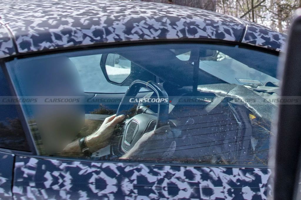 告别“按钮墙”，雪佛兰 Corvette C8 超跑内饰焕然一新
