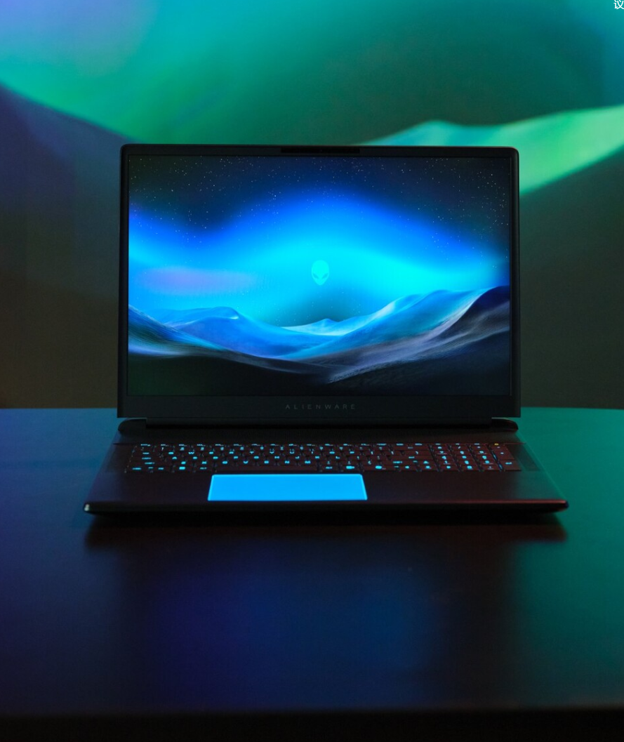 外星人 Area-51 笔记本电脑预热：英特尔酷睿 Ultra 9 275HX + RTX 50 显卡
