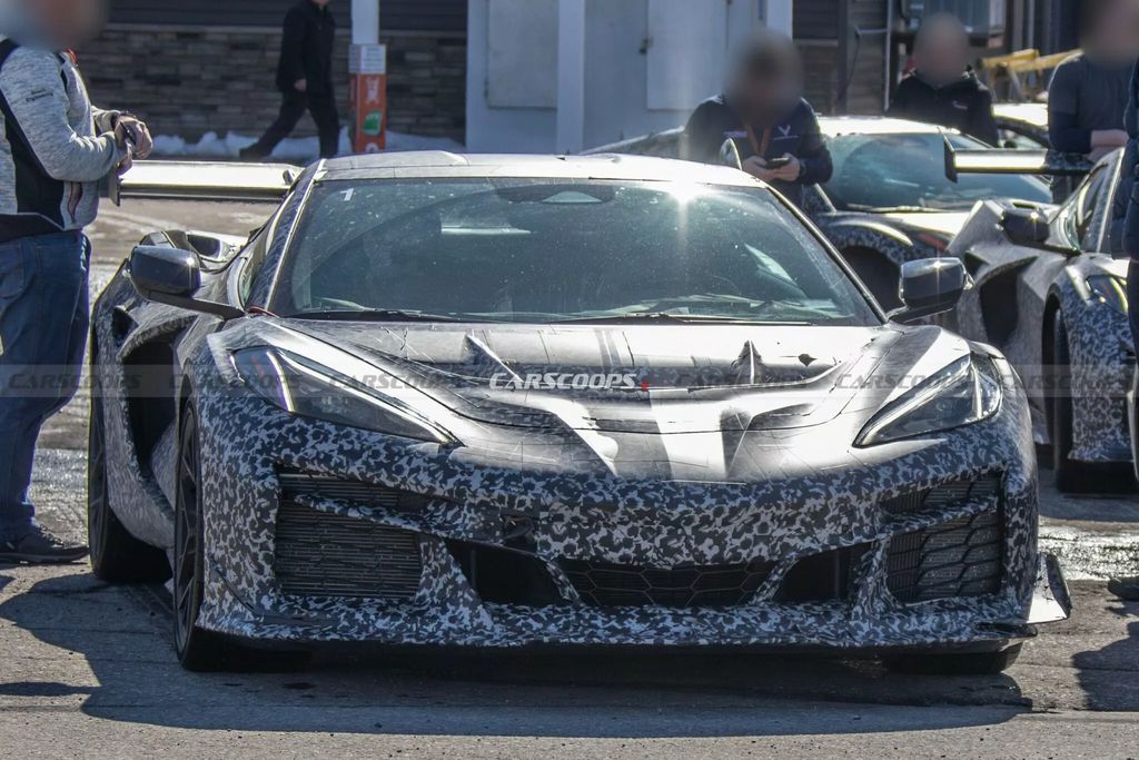 告别“按钮墙”，雪佛兰 Corvette C8 超跑内饰焕然一新