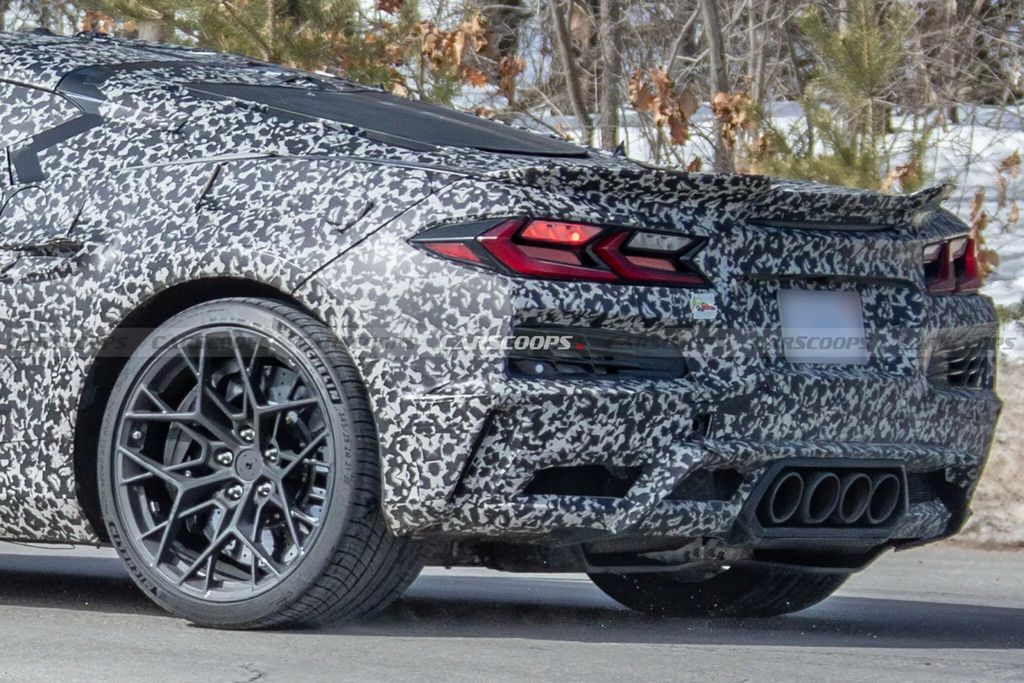 告别“按钮墙”，雪佛兰 Corvette C8 超跑内饰焕然一新