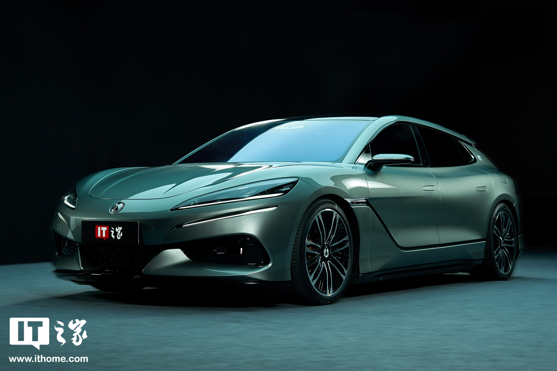 比亚迪腾势 Z9 GT 汽车三幅式方向盘 5 月份到来