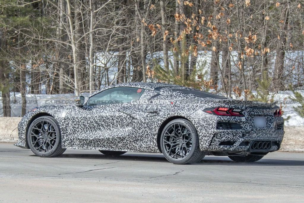 告别“按钮墙”，雪佛兰 Corvette C8 超跑内饰焕然一新