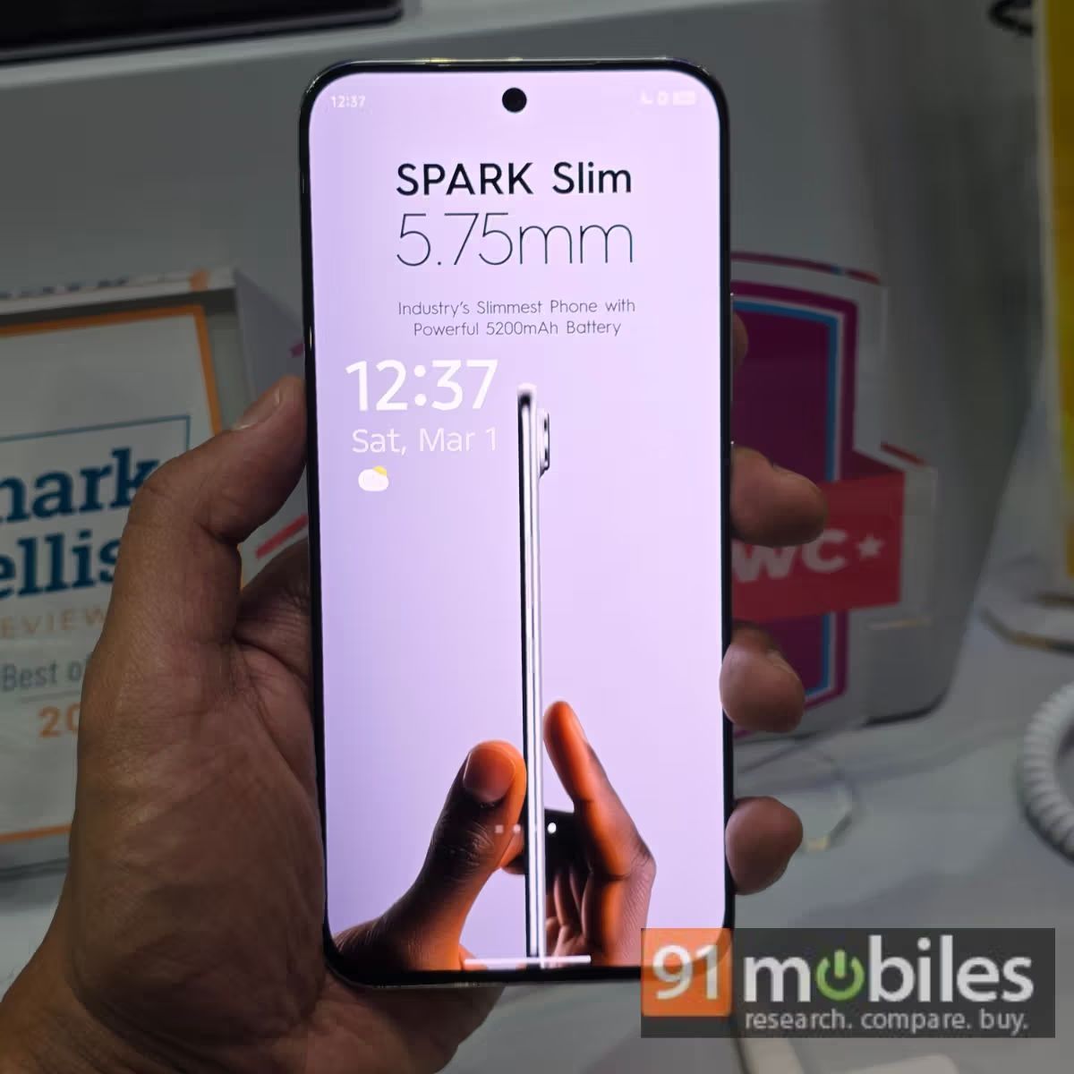 全球最薄手机：传音 Tecno Spark Slim 上手，5.75 毫米厚 + 5200mAh 电池 + 44W 快充