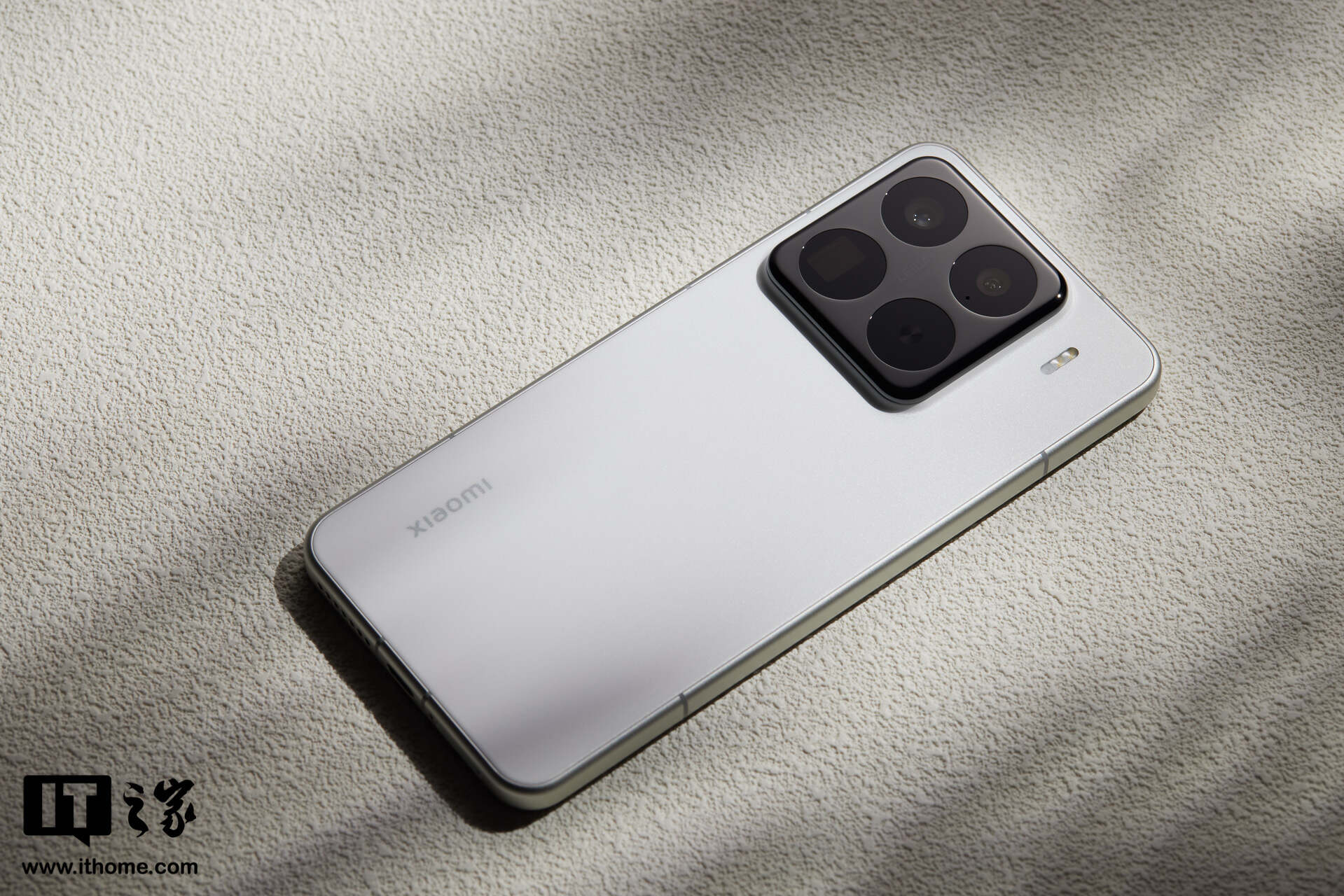 消息称小米 16 Pro 今年 10 月登场：配 3D 打印金属中框、正评估是否新增独立按键