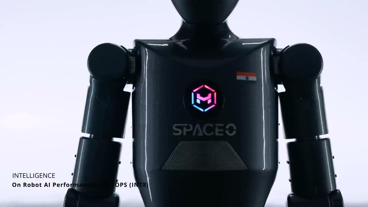 印度首个量产人形机器人 Spaceo 系列亮相：会社交、能上天、可负载 200 公斤