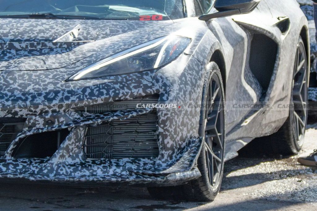 告别“按钮墙”，雪佛兰 Corvette C8 超跑内饰焕然一新