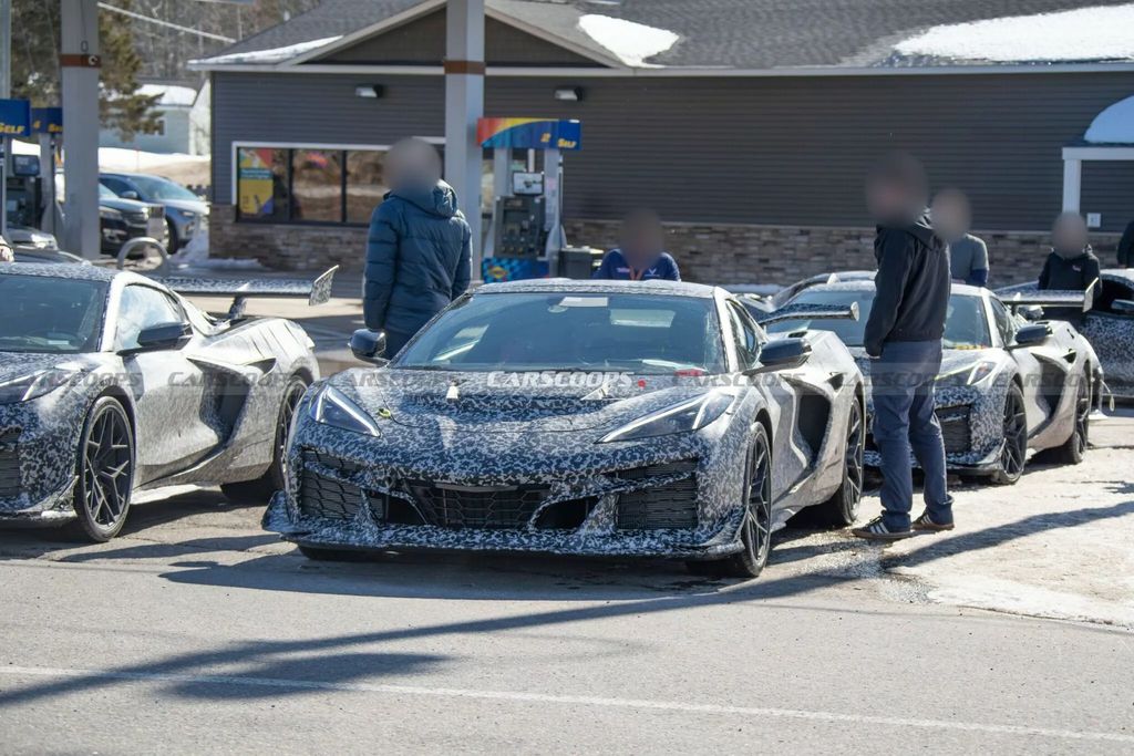告别“按钮墙”，雪佛兰 Corvette C8 超跑内饰焕然一新