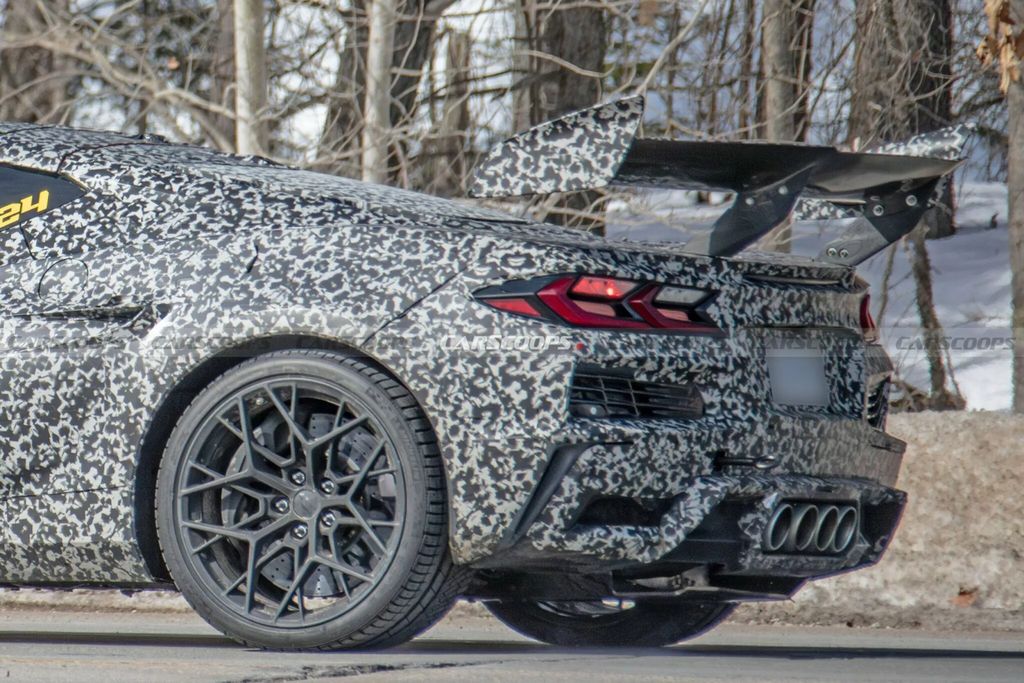 告别“按钮墙”，雪佛兰 Corvette C8 超跑内饰焕然一新